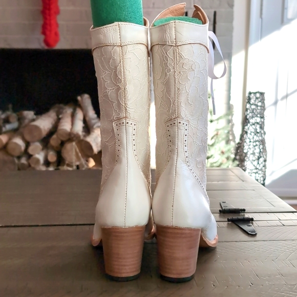 Oak Tree Farms Biddy White Lace Up Western Victorian Heel Boots Sz 9 NWOT - Picture 8 of 16